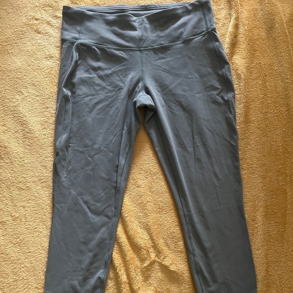 Lole cropped leggings with loop detail on sides khaki shade size large - Picture 2 of 6